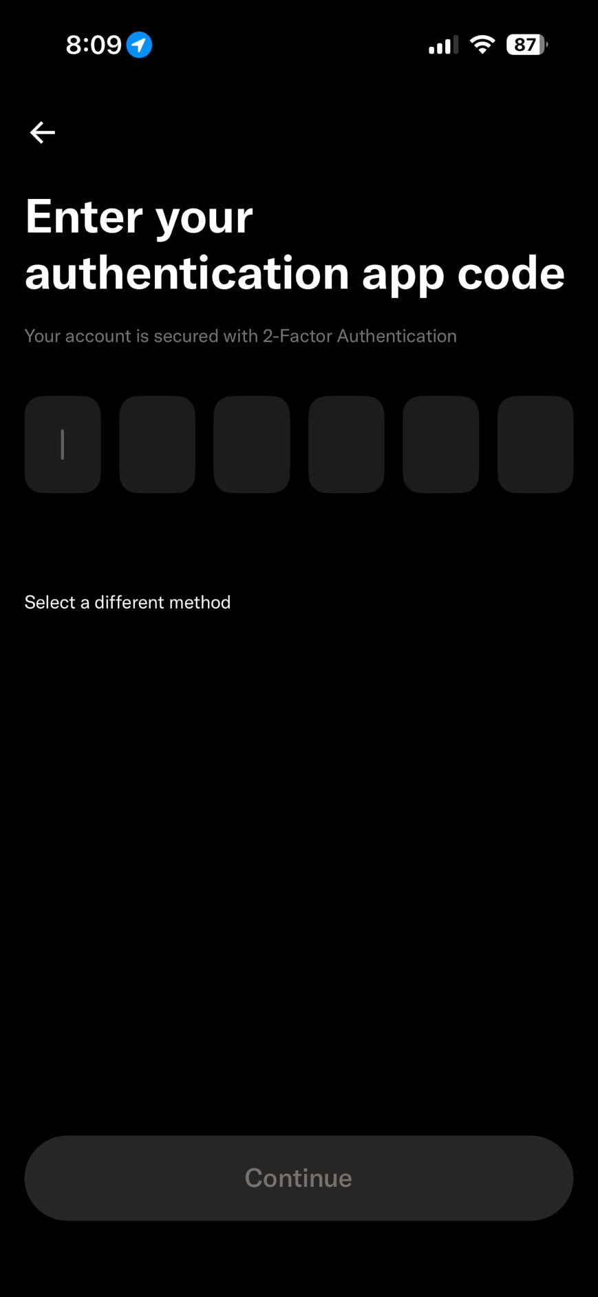 認証アプリのコードを入力するよう求める X の画面。Enter your authentication app code と表示されている